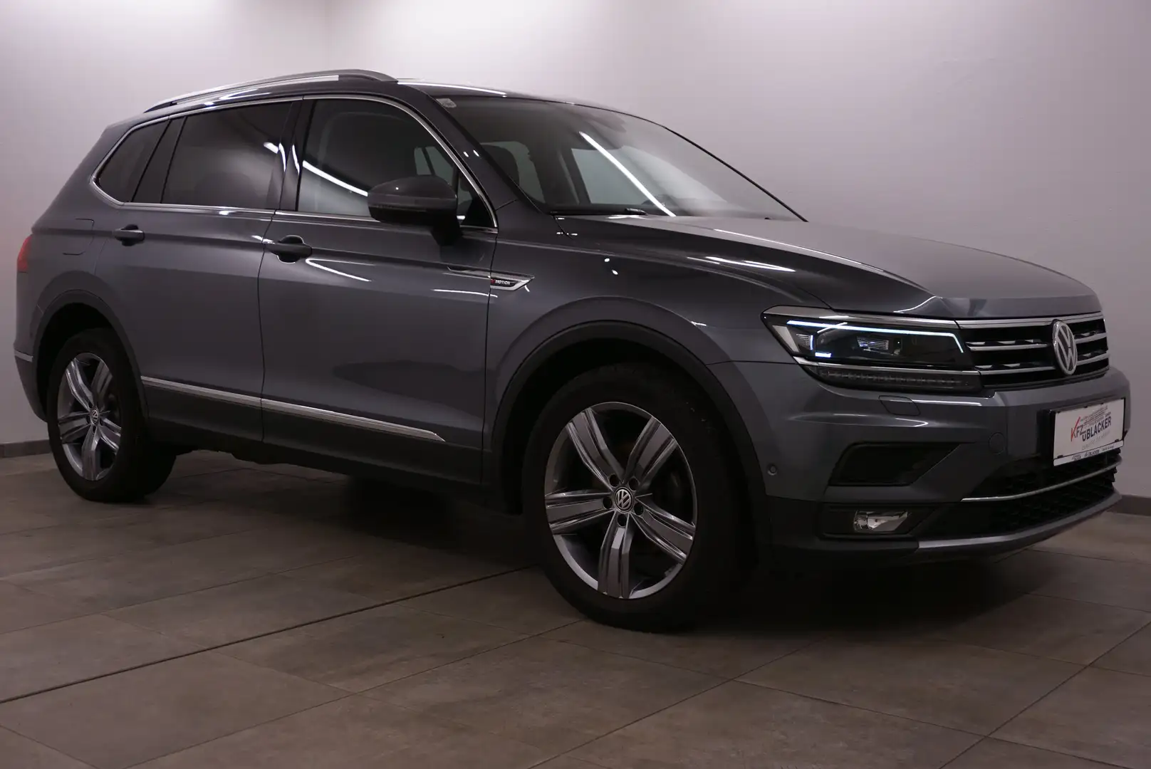 Volkswagen Tiguan Allspace Highline 4Motion// 7- sitze // Anhängervorri.// Grau - 1