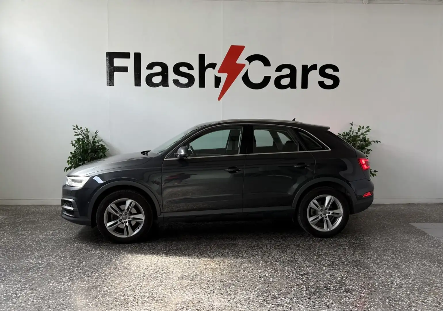 Audi Q3 2.0 TFSI quattro S tronic Negro - 2