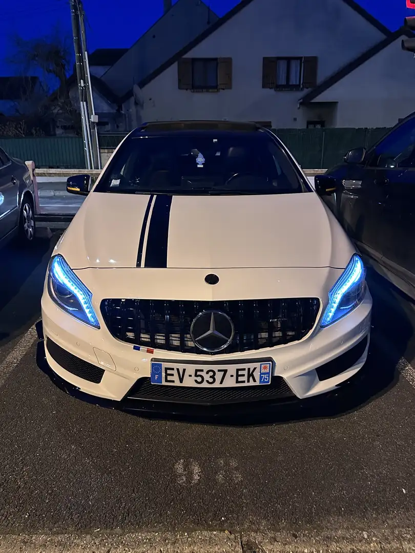 Mercedes-Benz A 180 Classe A 180 finition Amg line Blanc - 1