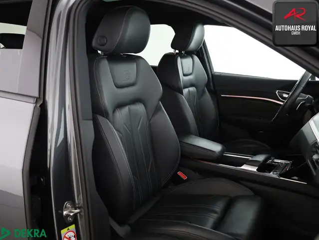 Audi E-Tron view 11