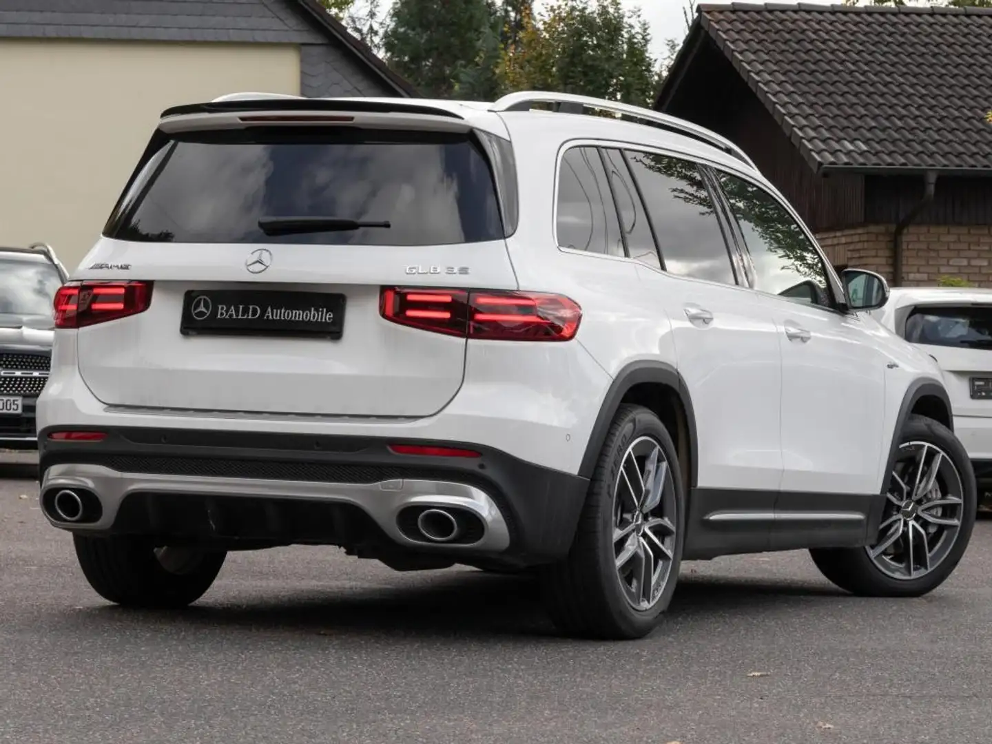 Mercedes-Benz GLB 35 AMG 4M StdHzg/Memory/MBeam/Totw/Cam/Keyl Blanc - 2