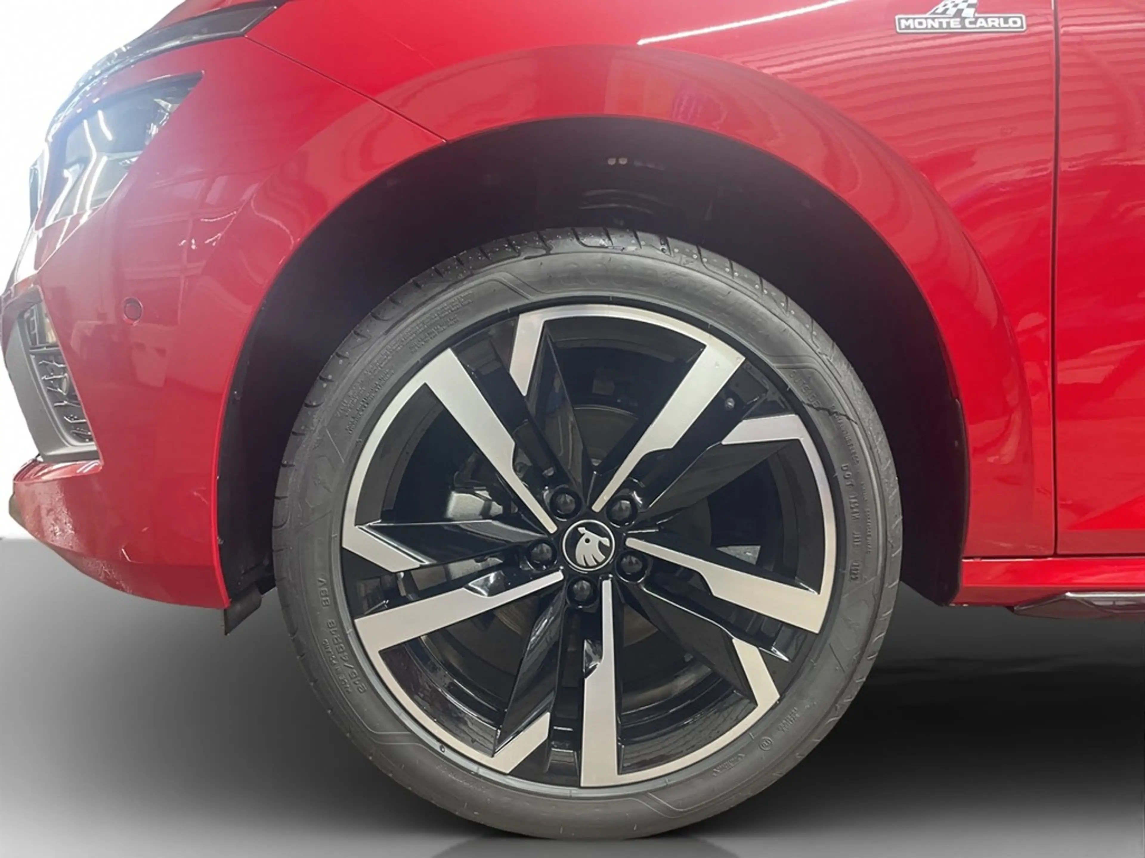 Skoda Kamiq 1.5 TSI DSG Monte Carlo PANO*MATRIX*APP-CONNECT... — photo 18