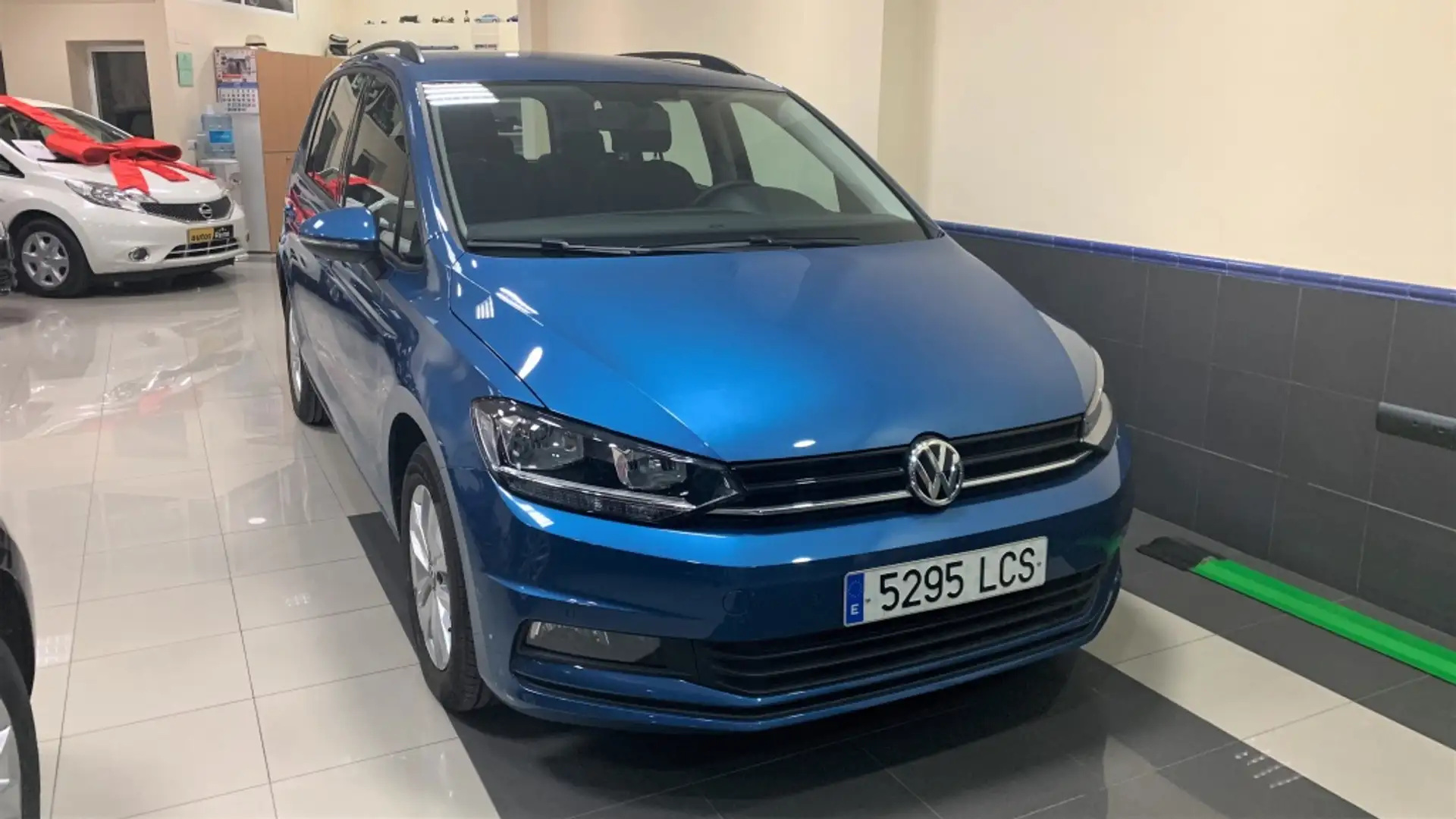 Volkswagen Touran 1.6TDI CR BMT Advance DSG7 85kW RAC Azul - 1