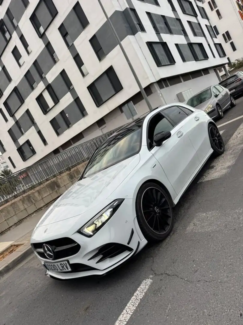 Mercedes-Benz A 200 200CDI BE AMG Line - 1
