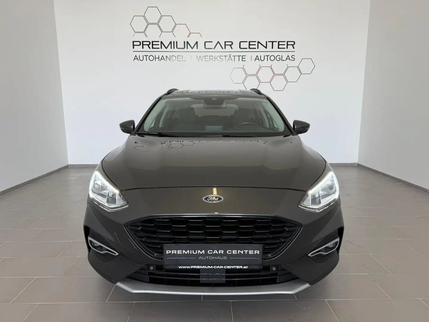 Ford Focus 1,5 EcoBlue Cool & Connect Grijs - 2