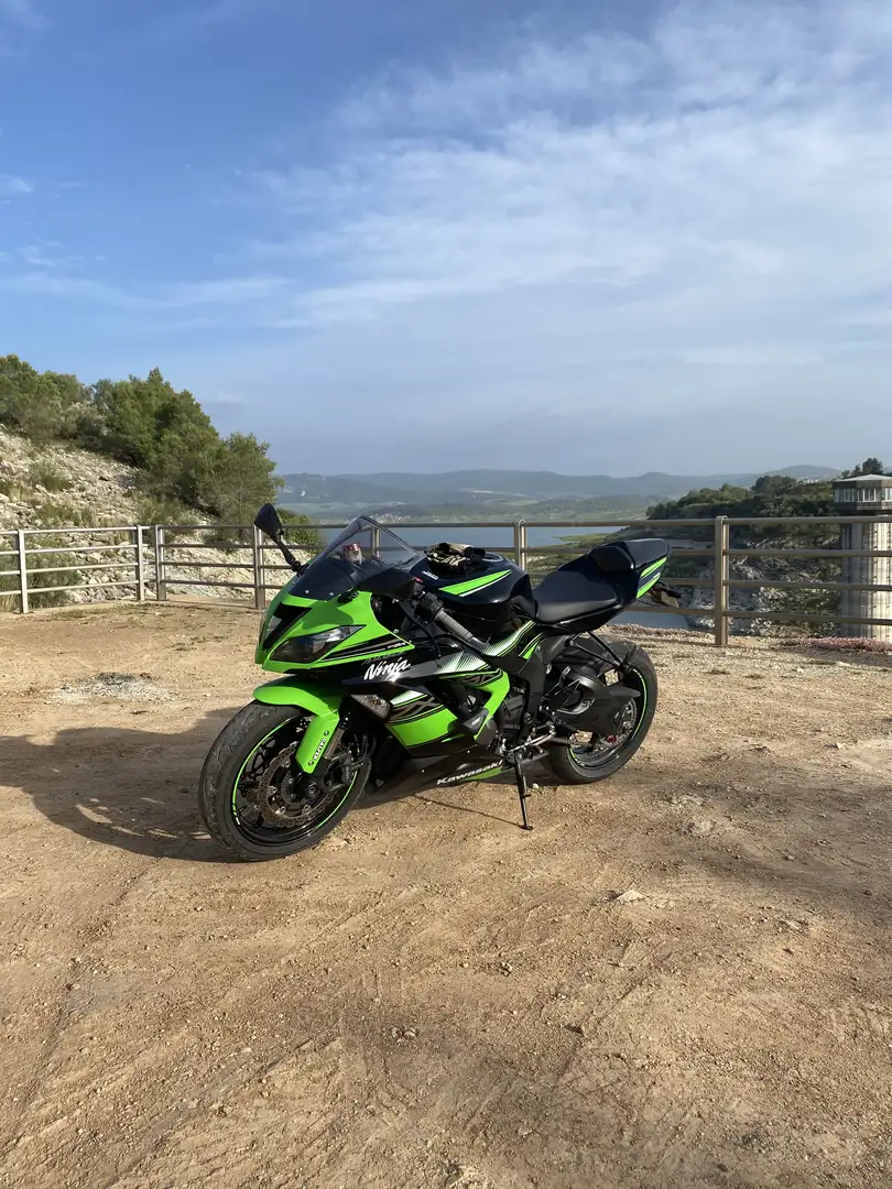 Kawasaki Ninja ZX-6R Kawasaki ZX6R Ninja 636 edicion KRT 2017.      La - 2