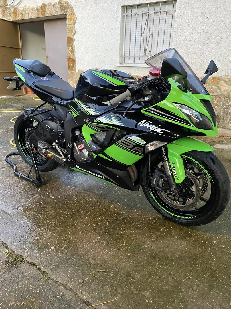 Kawasaki Ninja ZX-6R Kawasaki ZX6R Ninja 636 edicion KRT 2017.      La - 1