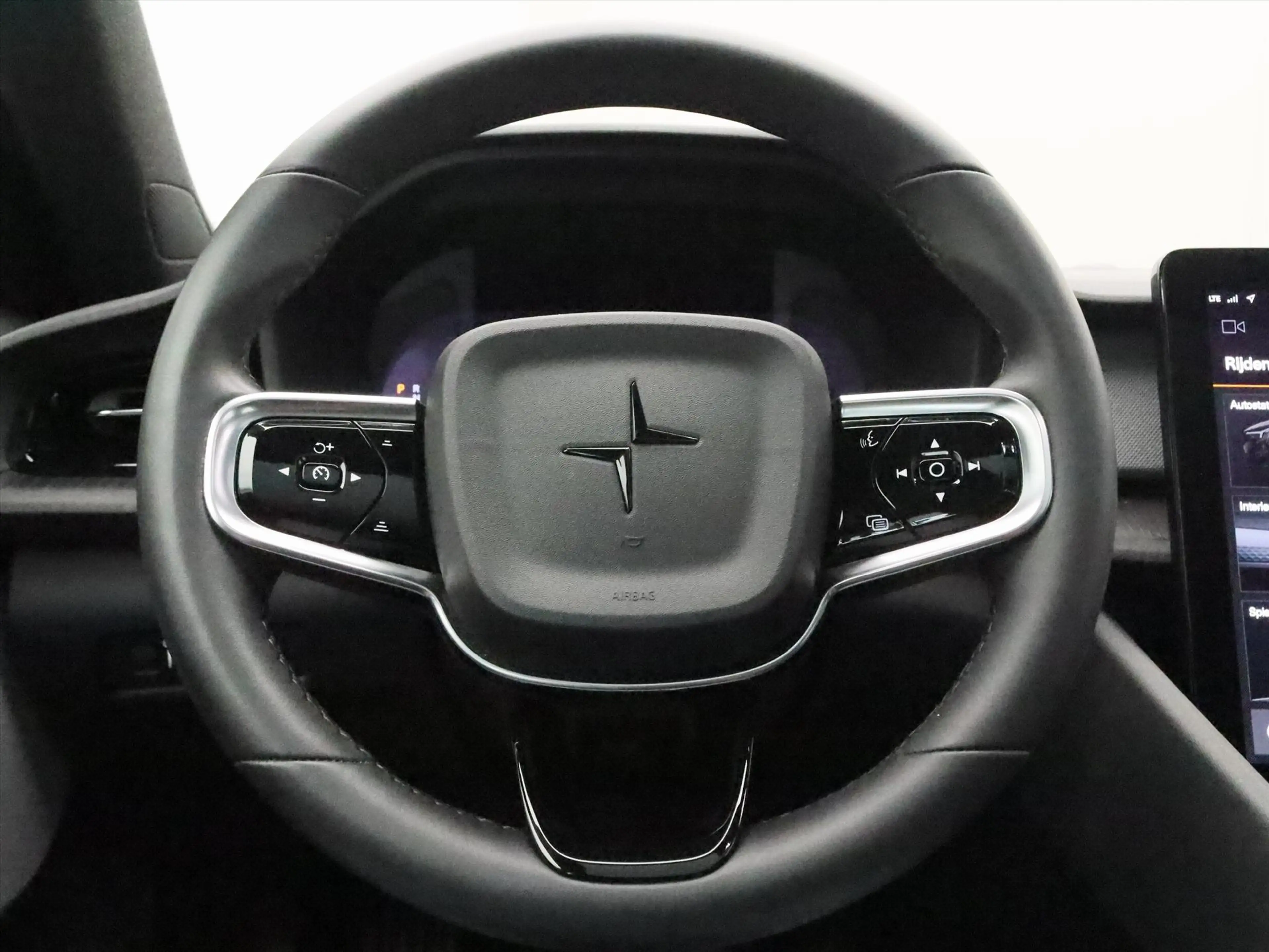 Polestar 2 Standard Range Single Motor 63kWh 225pk 94.3% Soh[ — photo 22