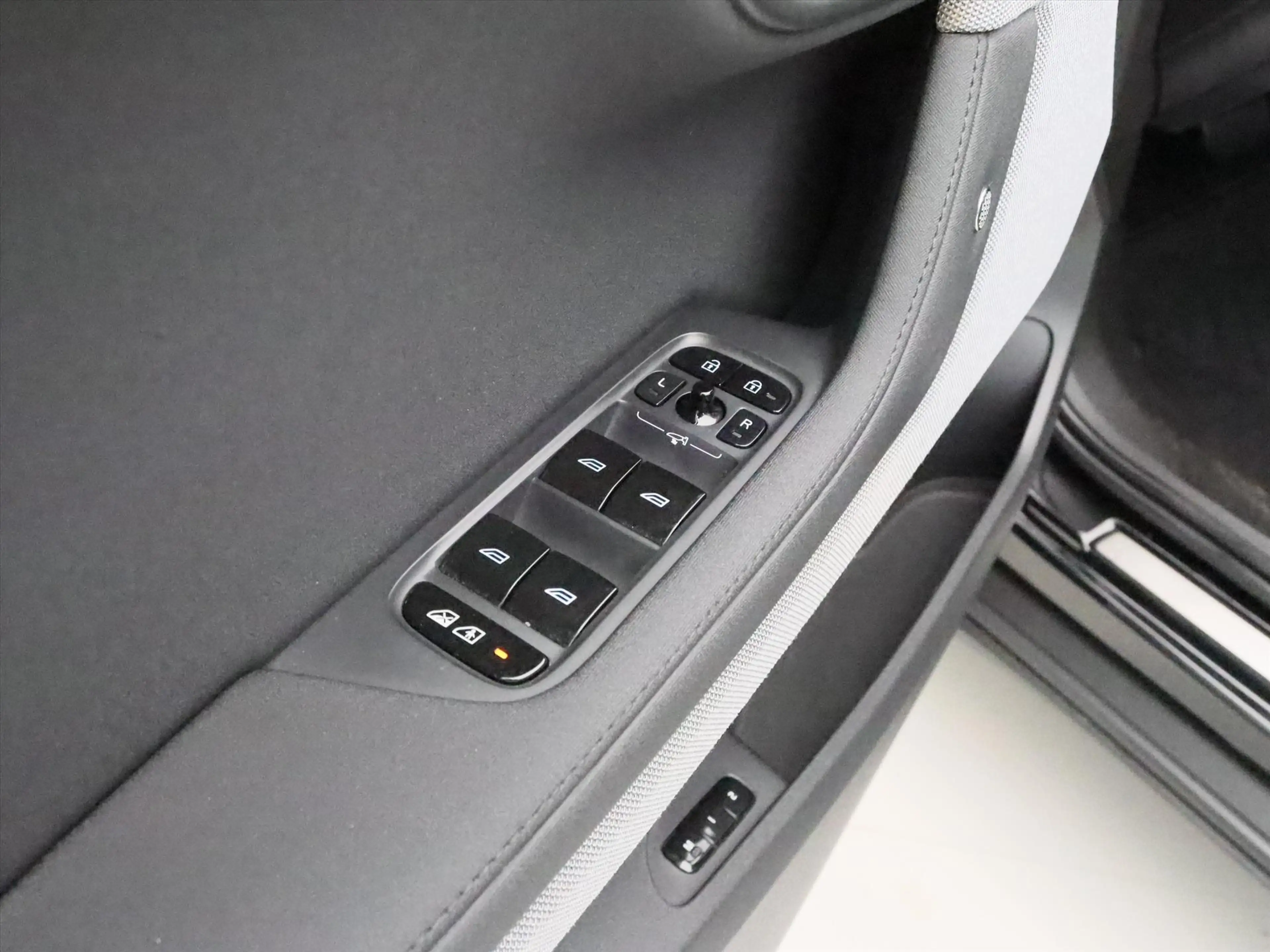 Polestar 2 Standard Range Single Motor 63kWh 225pk 94.3% Soh[ — photo 43