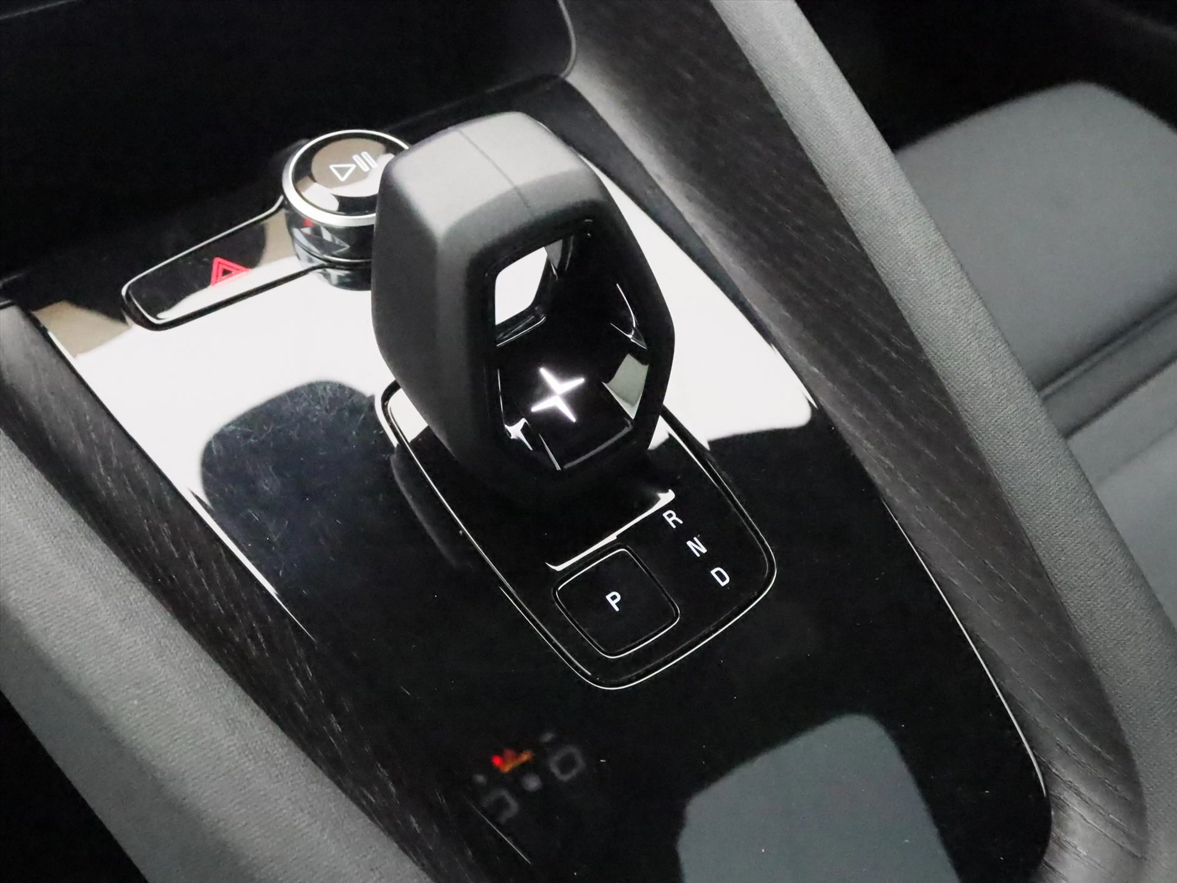 Polestar 2 Standard Range Single Motor 63kWh 225pk 94.3% Soh[ — photo 41