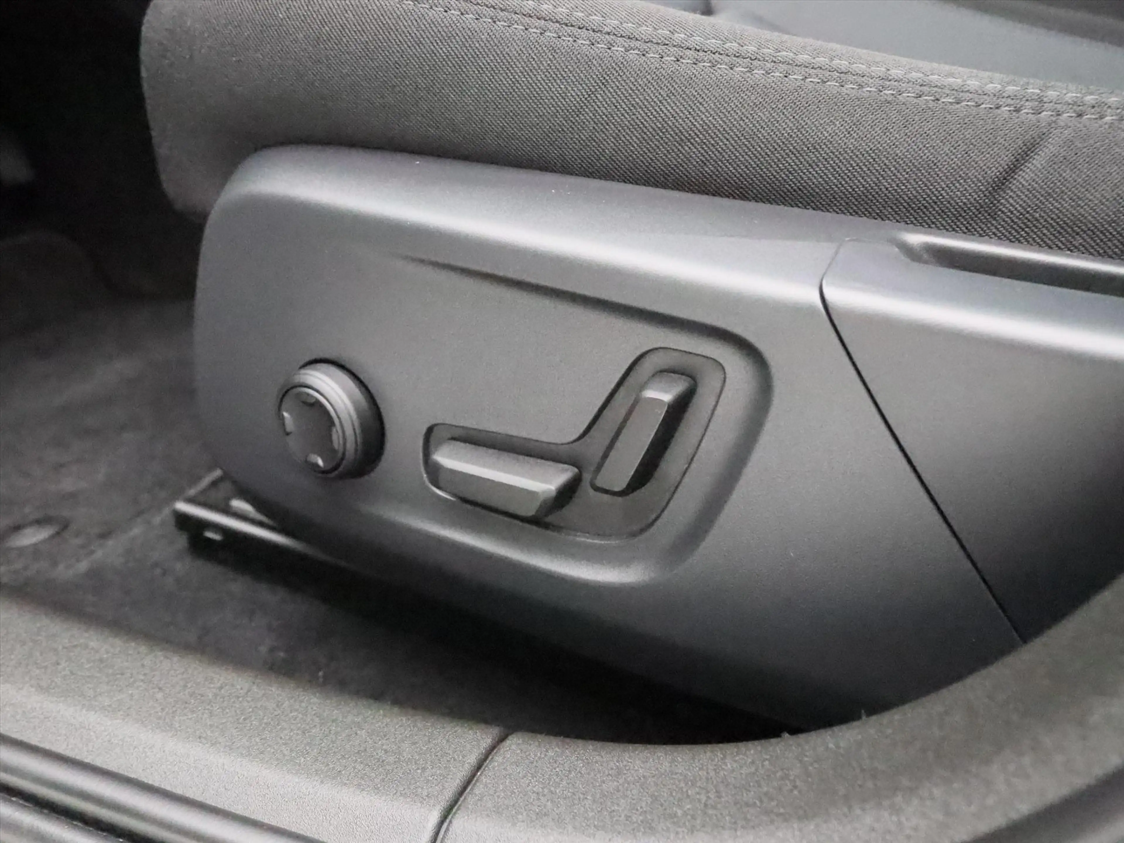 Polestar 2 Standard Range Single Motor 63kWh 225pk 94.3% Soh[ — photo 20