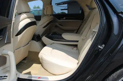 Annonce voiture d'occasion Audi S8 - CARADIZE