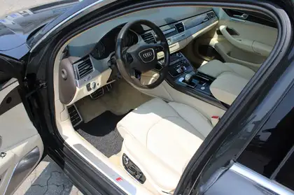 Annonce voiture d'occasion Audi S8 - CARADIZE