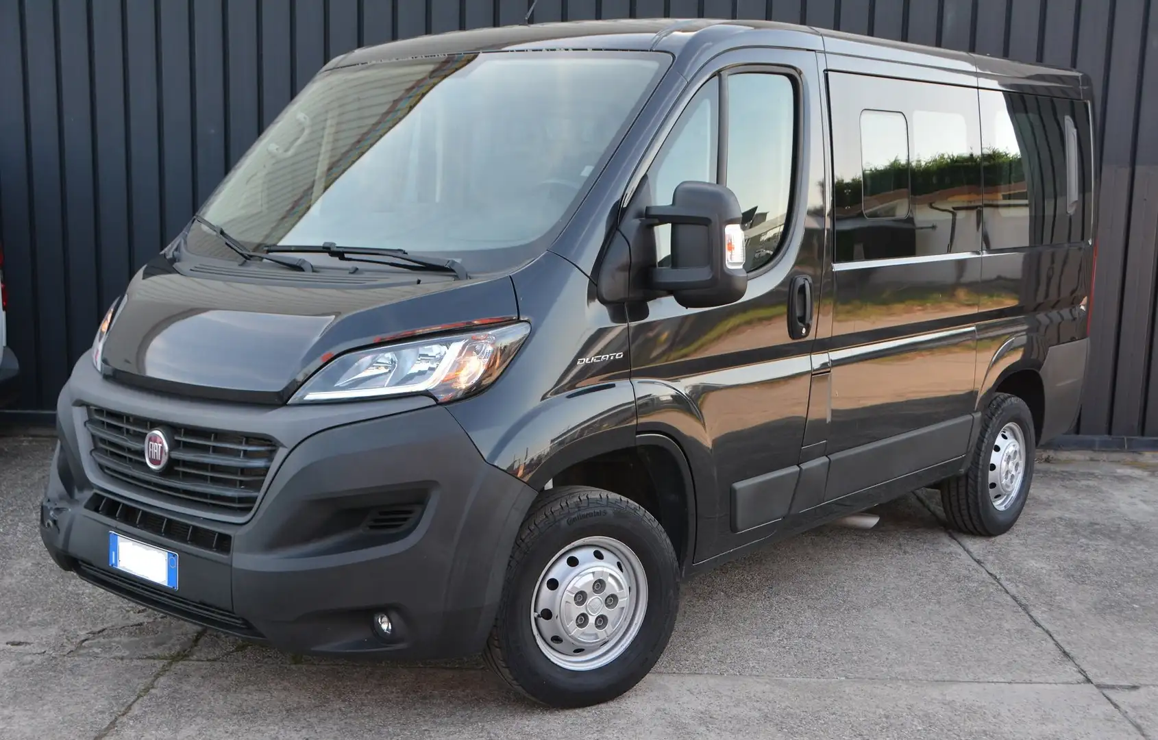Fiat Ducato 30 2.3 MJT 140CV PC-TN COMBI PANORAMA Schwarz - 1
