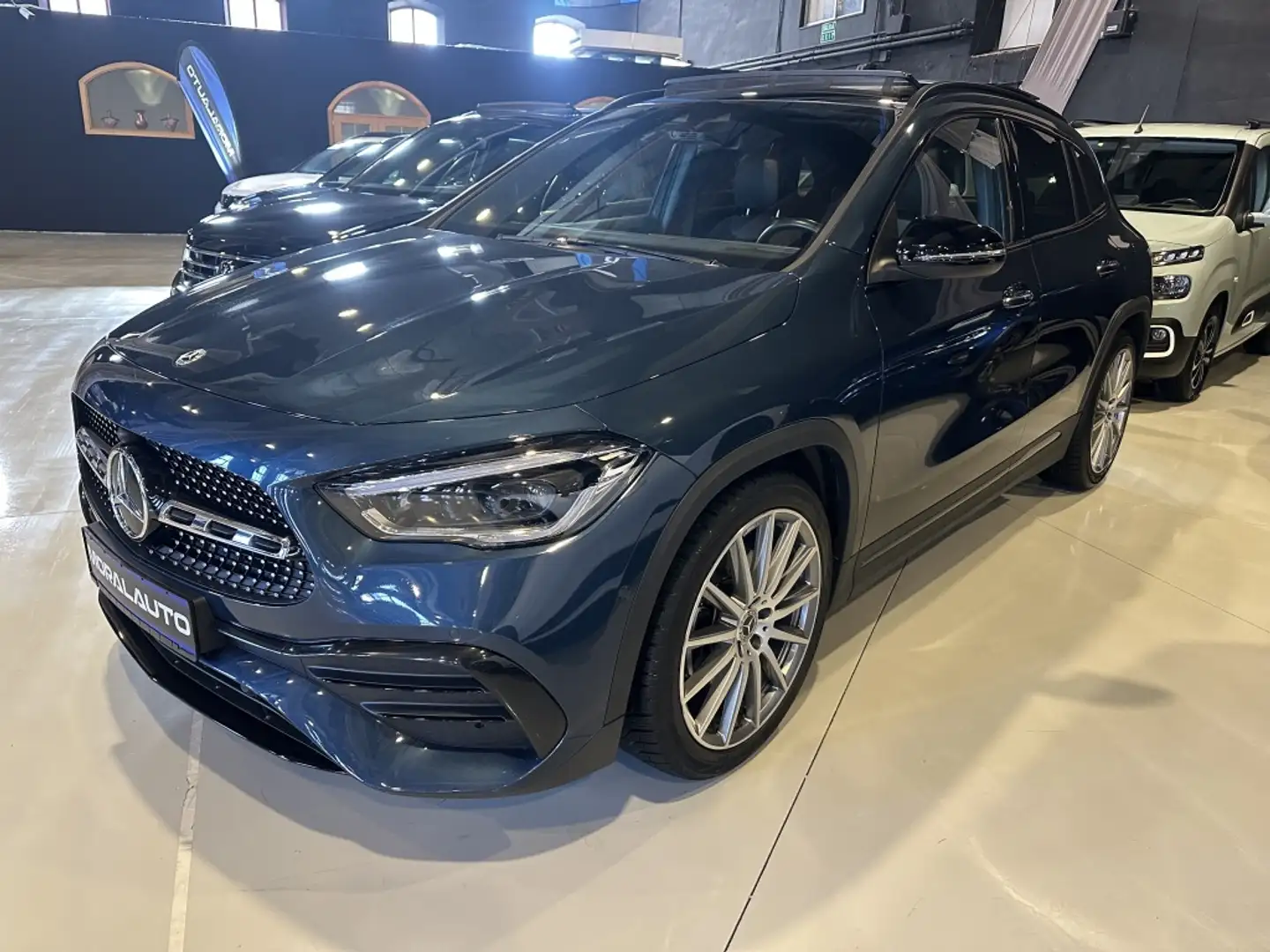 Mercedes-Benz GLA 200 200d 8G-DCT Azul - 1