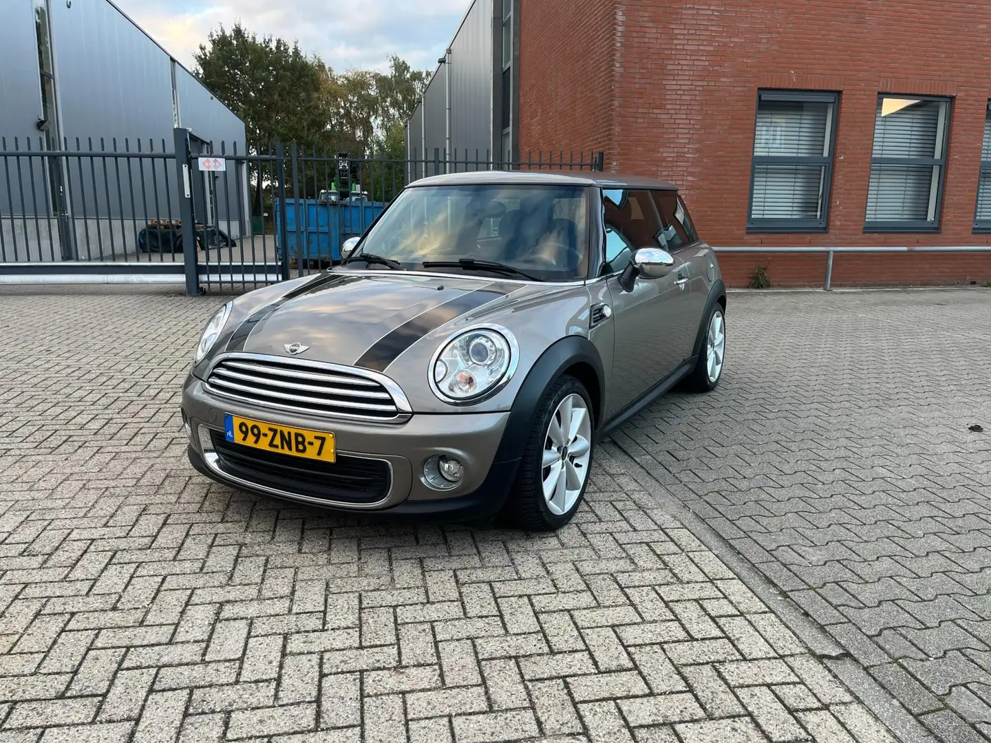 MINI One Mini 1.6 Chili Gris - 1