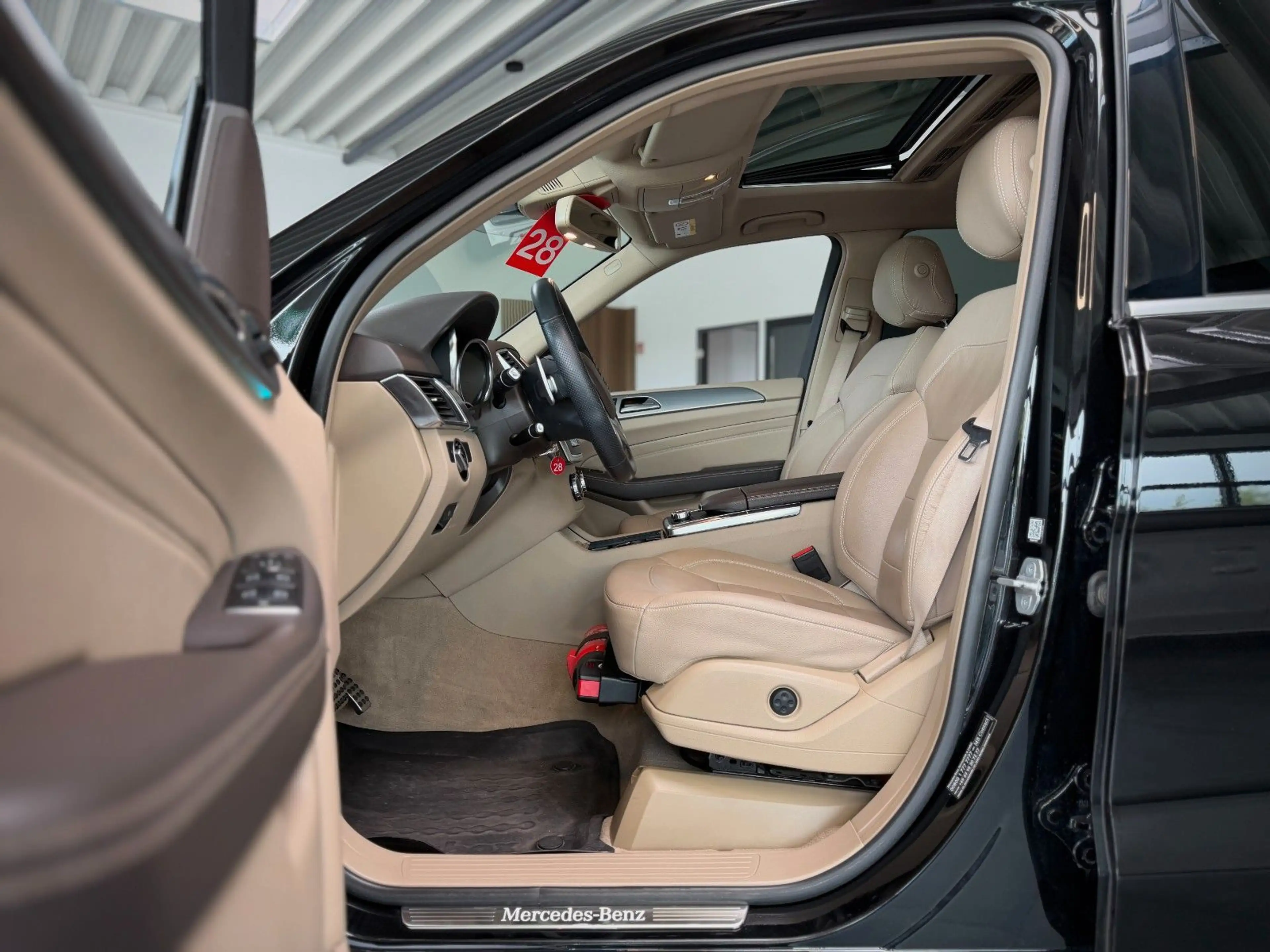 Mercedes-Benz ML 250 4Matic *AMG*Distro+*TotwASS*SpurASS*Pano* — photo 13