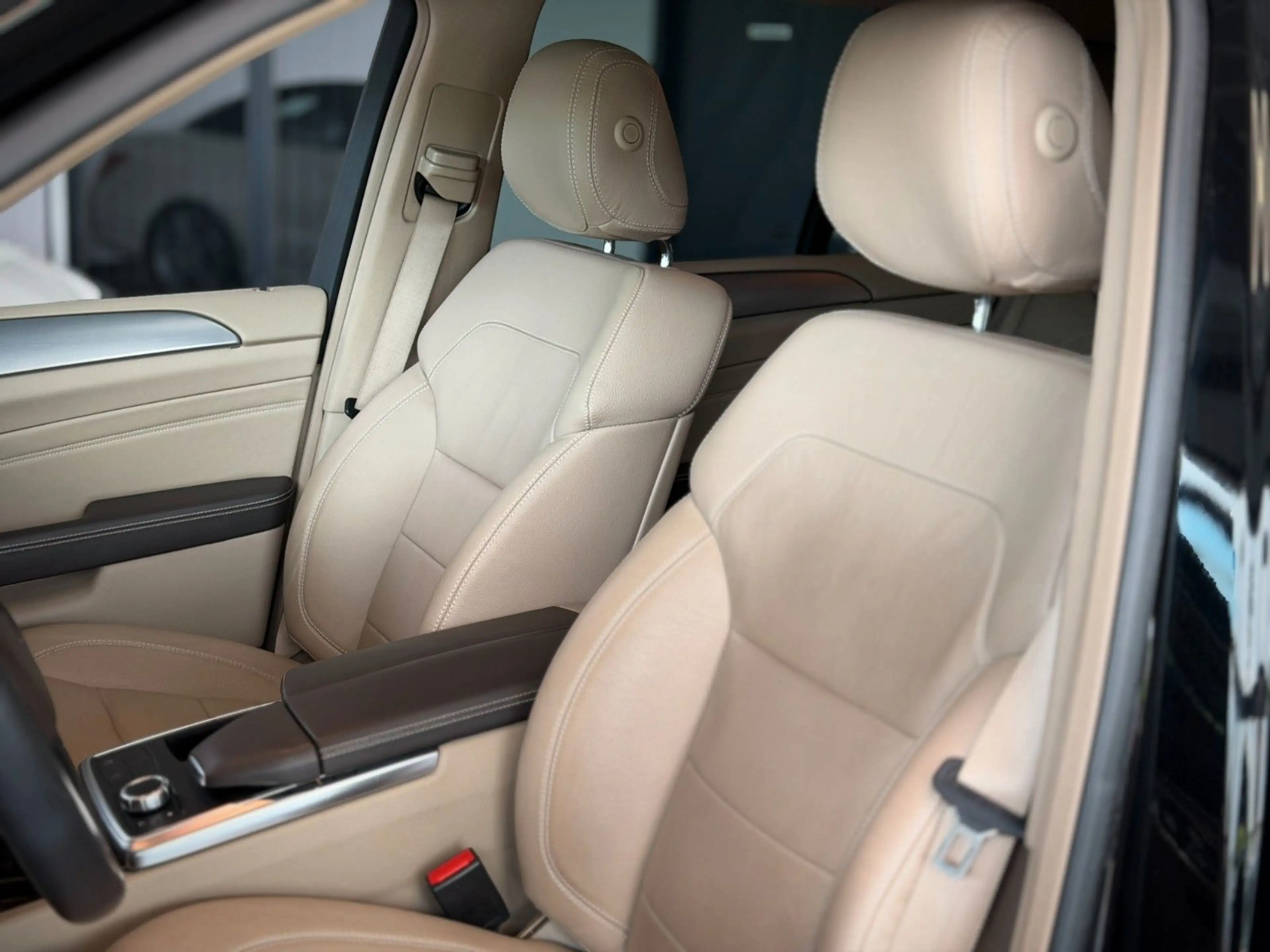 Mercedes-Benz ML 250 4Matic *AMG*Distro+*TotwASS*SpurASS*Pano* — photo 7