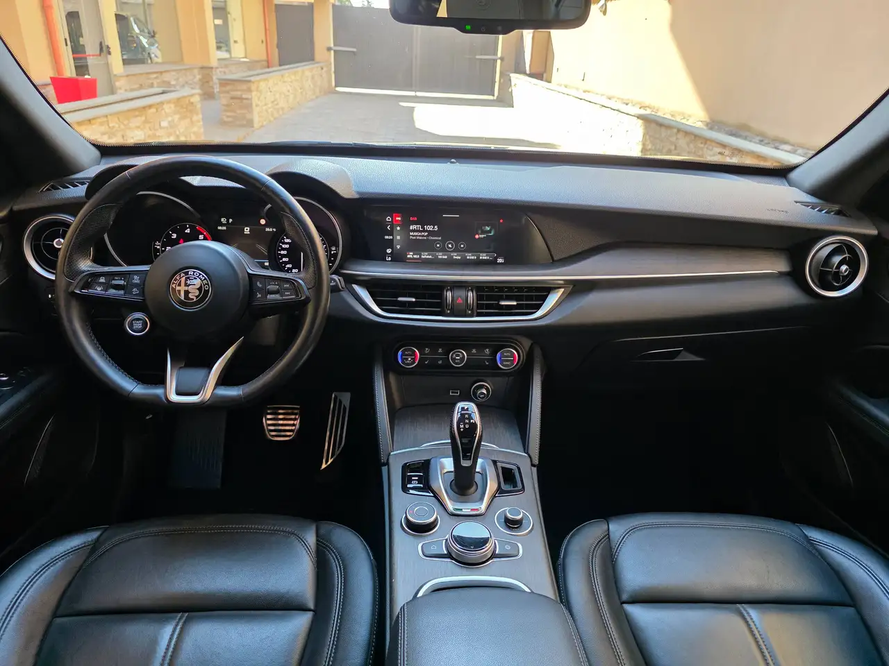 Alfa Romeo Stelvio 2022 — фото 10