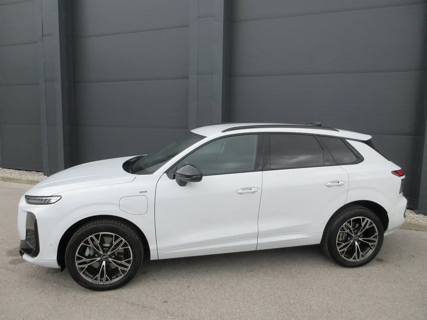Audi Q3 e-hybrid 200 kW Weiß - 2
