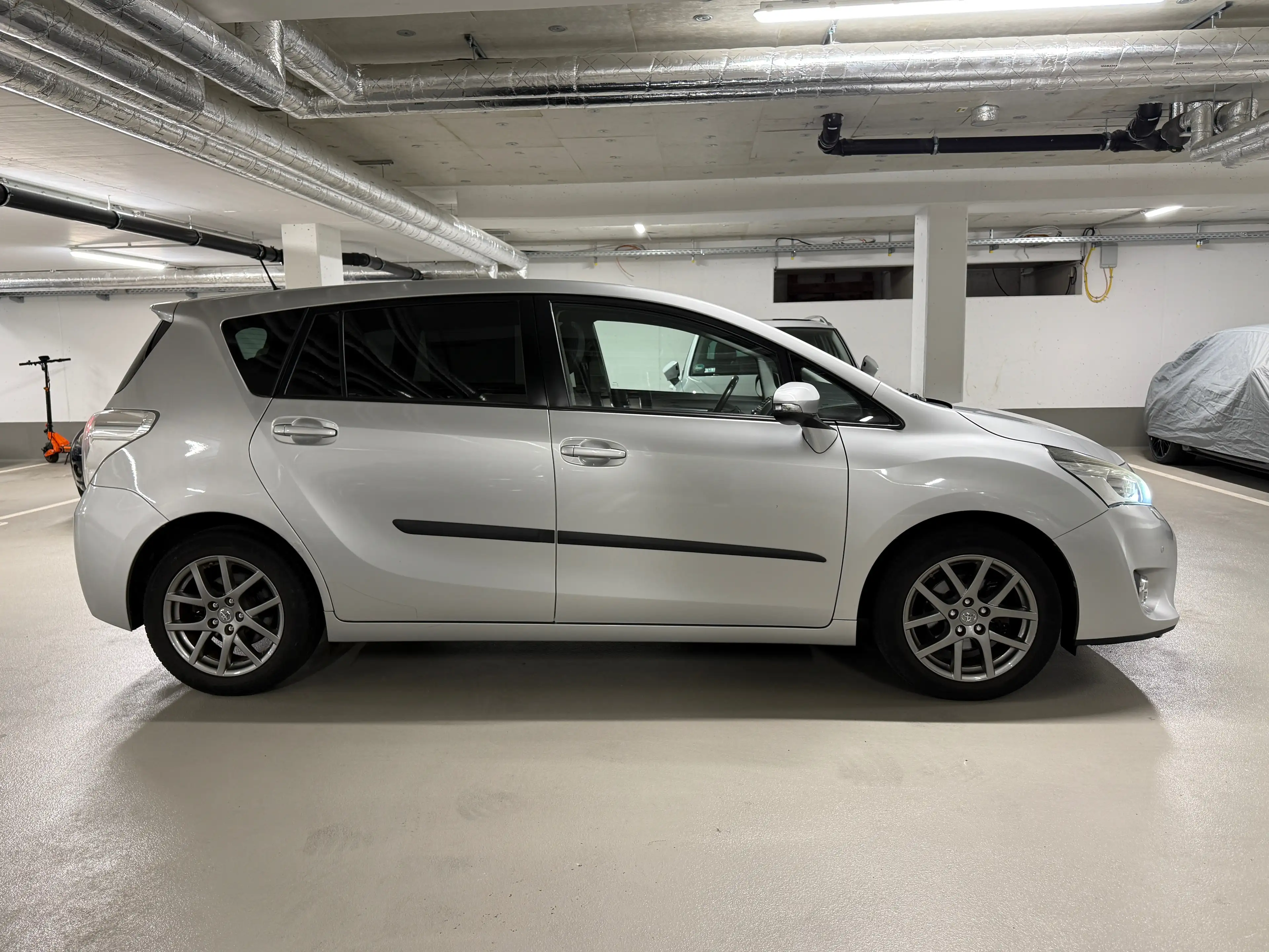 Toyota Verso 1.6 D-4D Executive*Navi*PDC*AHK* — photo 8