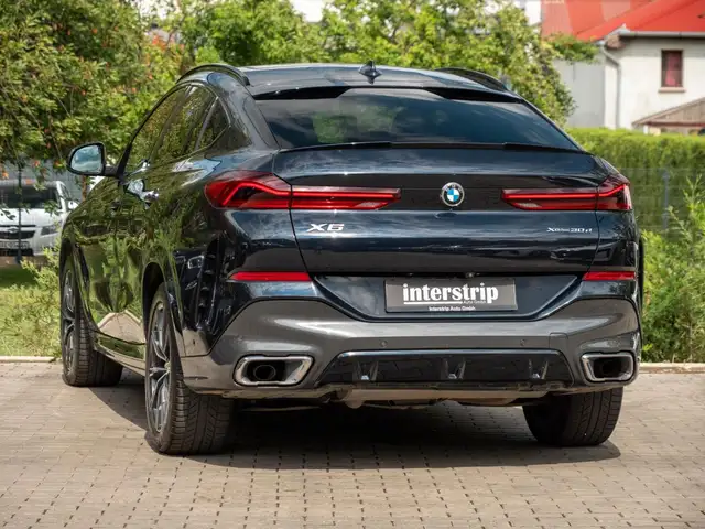 BMW X6 view 4