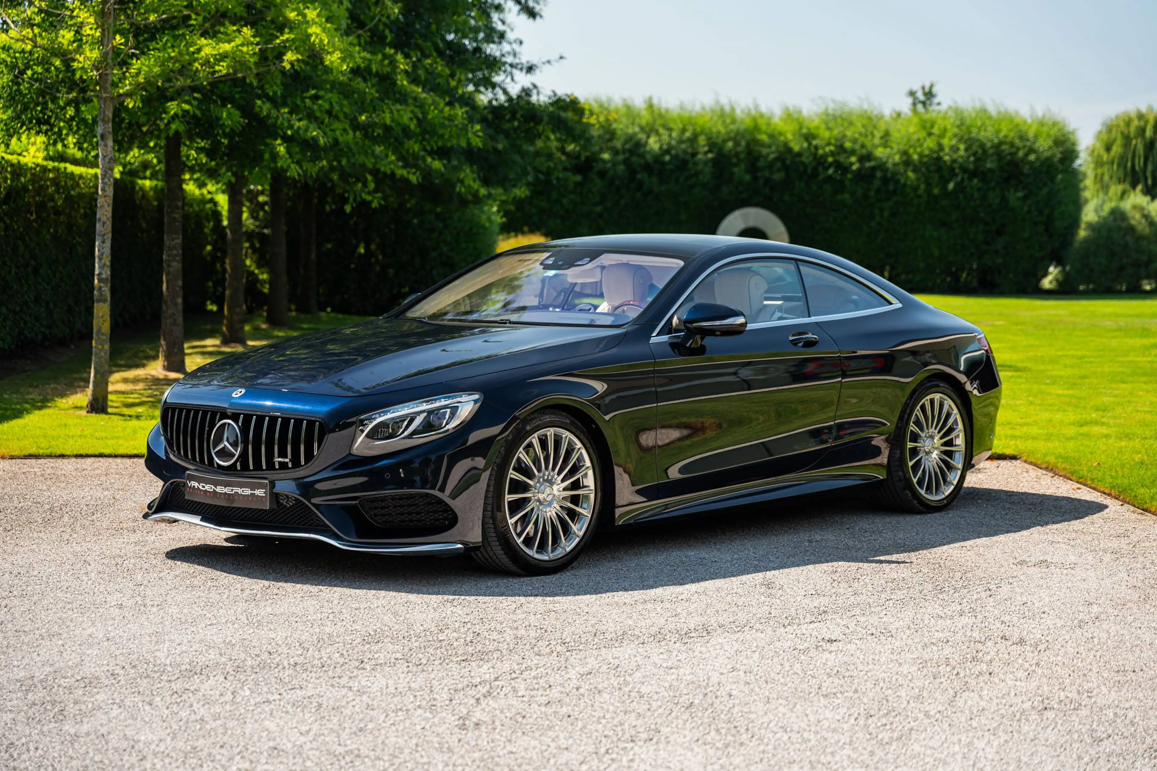 Mercedes-Benz S 500 4 Matic COUPE / DESIGNO / LOW MILEAGE / BELGIUM CAR — photo 3