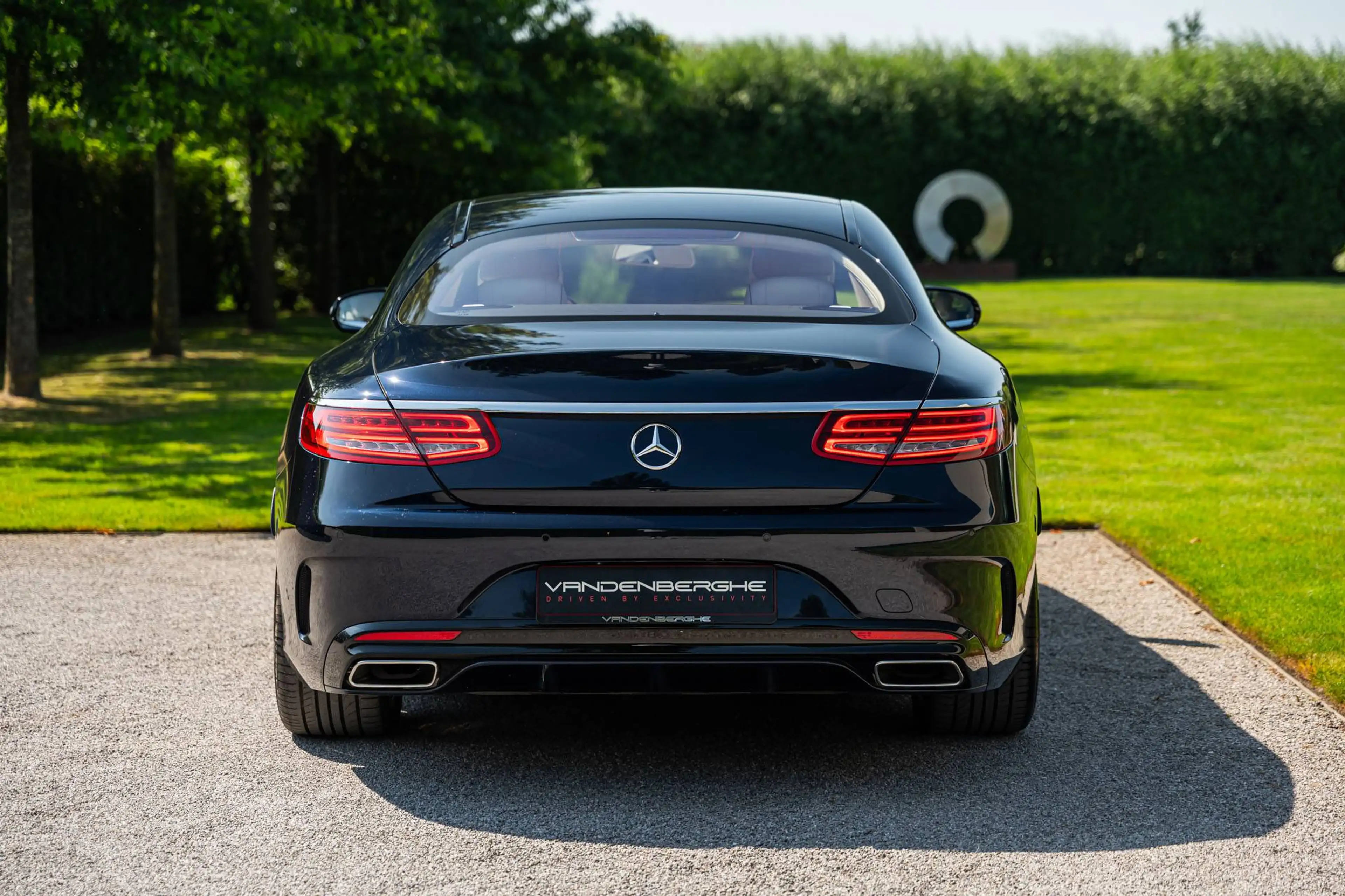 Mercedes-Benz S 500 4 Matic COUPE / DESIGNO / LOW MILEAGE / BELGIUM CAR — photo 6