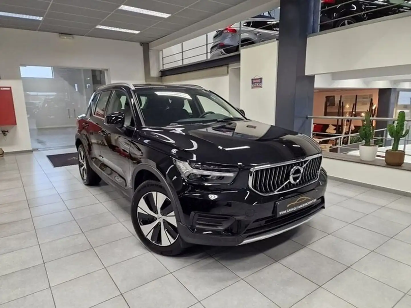 Volvo XC40 INSCRIPTION PLUG-IN HYBRID AUTOMAAT Zwart - 1