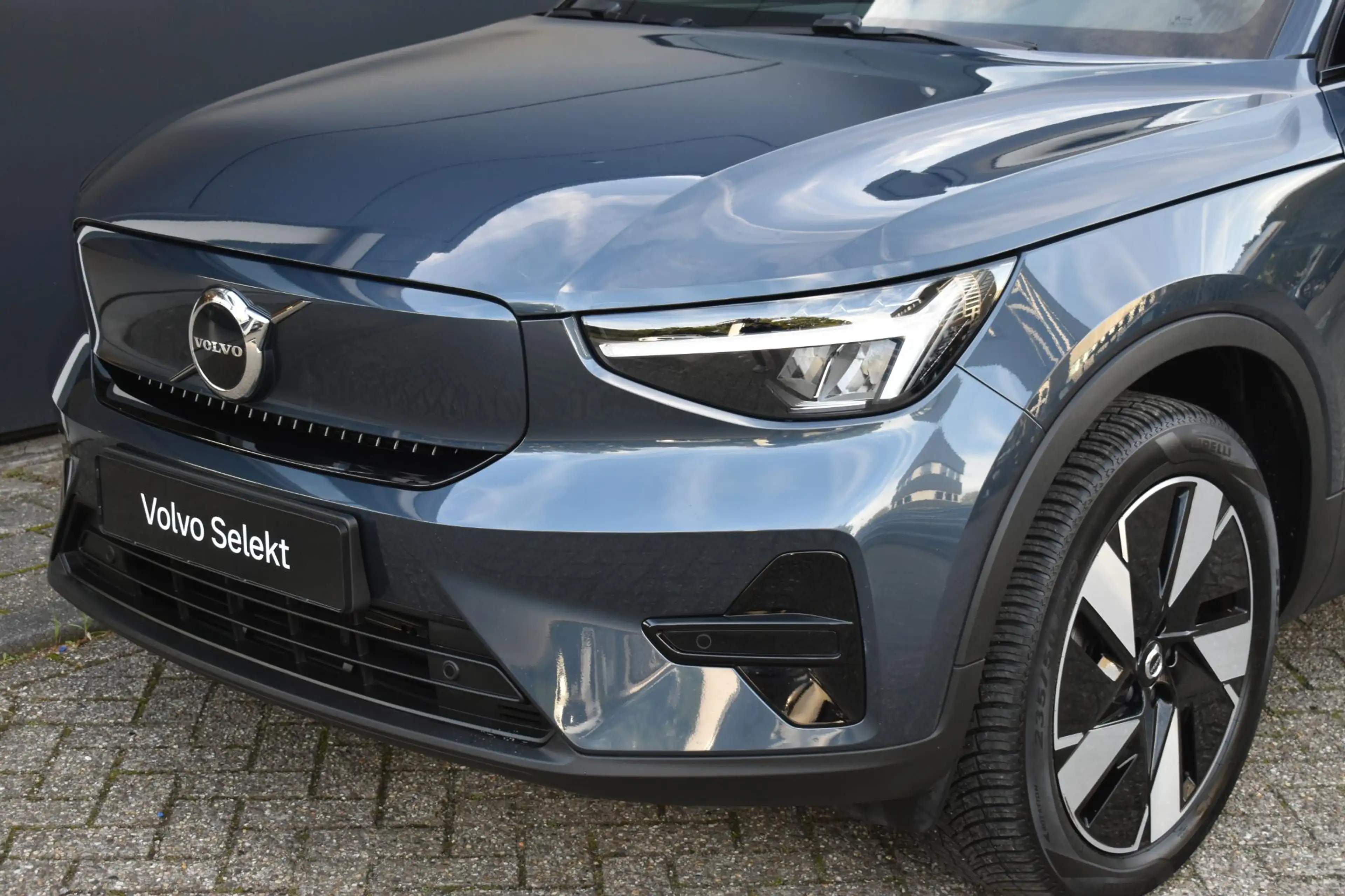 Volvo EX40 Single Motor Extended Range Plus 82 kWh | Trekhaak — photo 3