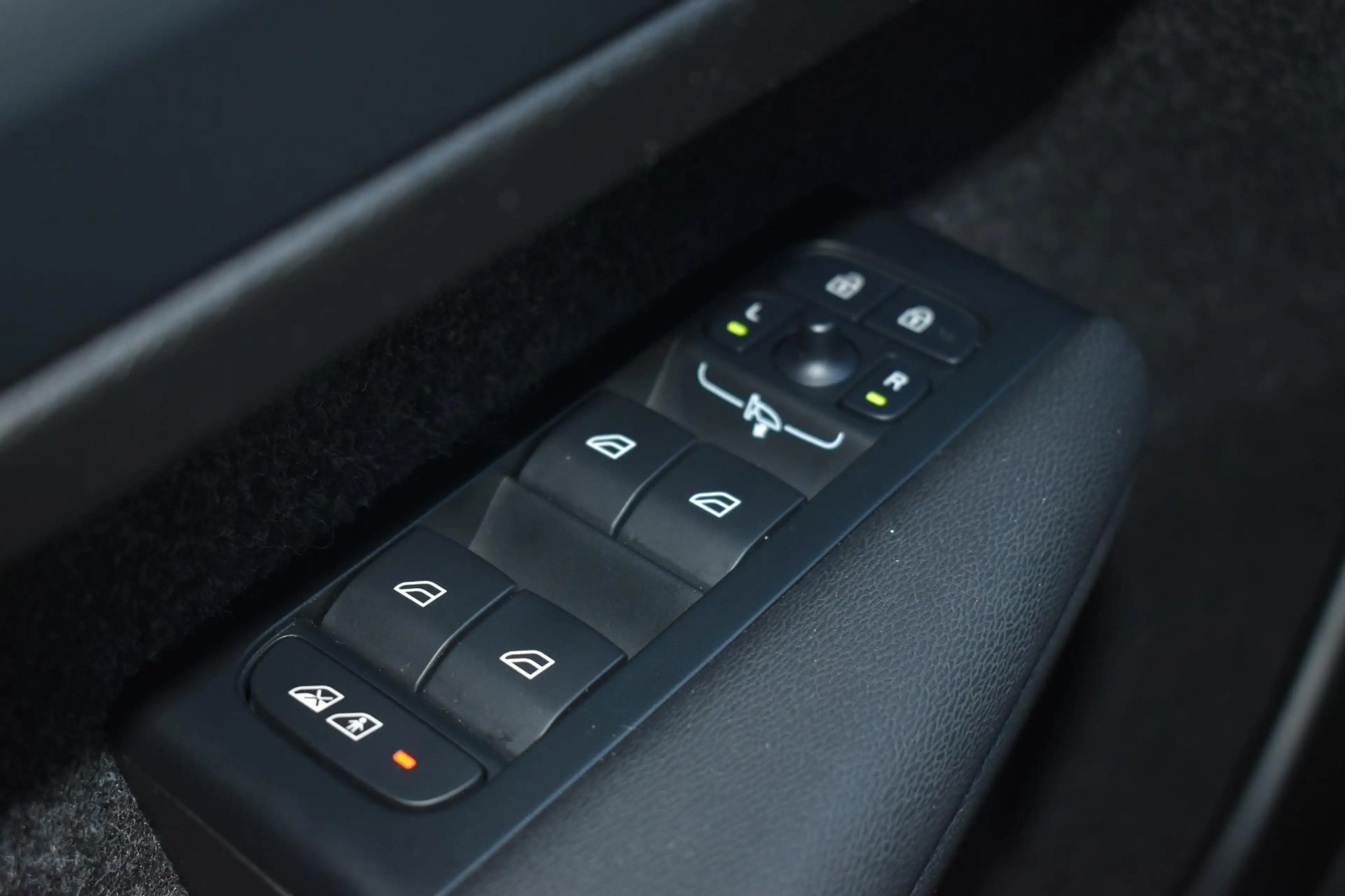 Volvo EX40 Single Motor Extended Range Plus 82 kWh | Trekhaak — photo 15