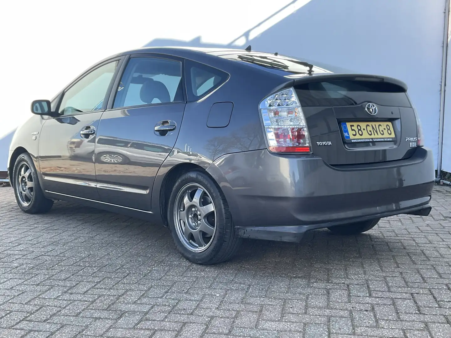 Toyota Prius 1.5 VVT-i Business Edition Automaat Cruise Clima V Šedá - 2