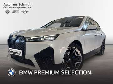 xDrive40 *Sportpaket*22"*LC Prof.*HUD*B&W*AHK*Pano