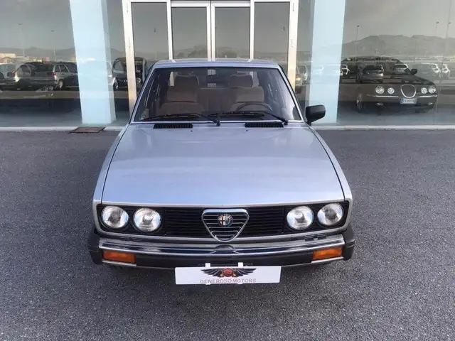 Alfa Romeo Alfetta Alfetta 2.0 Quadrifoglio Oro