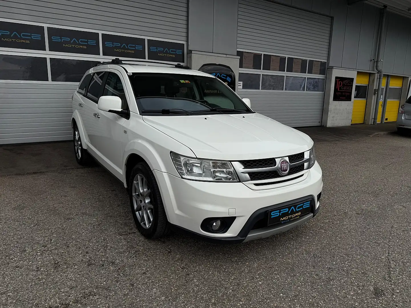 Fiat Freemont 2,0 Multijet II 170 Urban AWD Aut. Blanc - 1