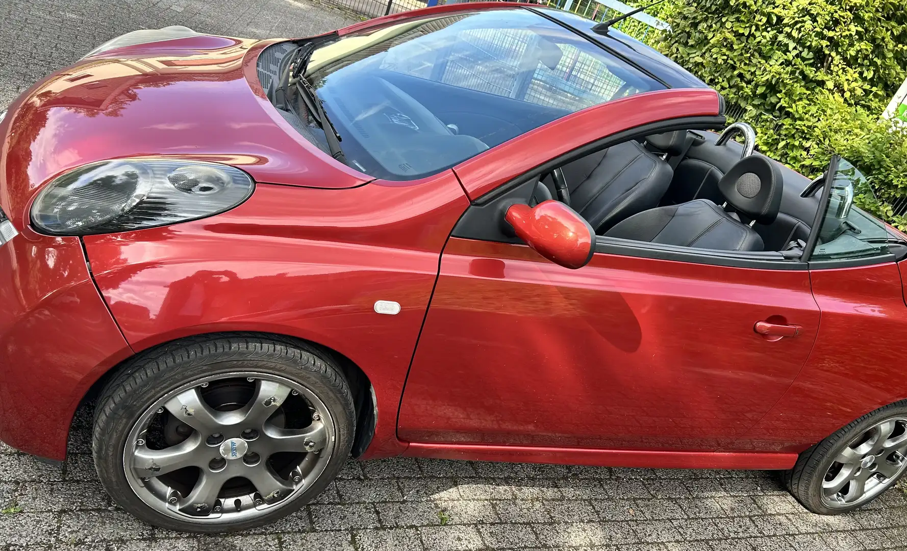Nissan Micra Premium Rot - 1
