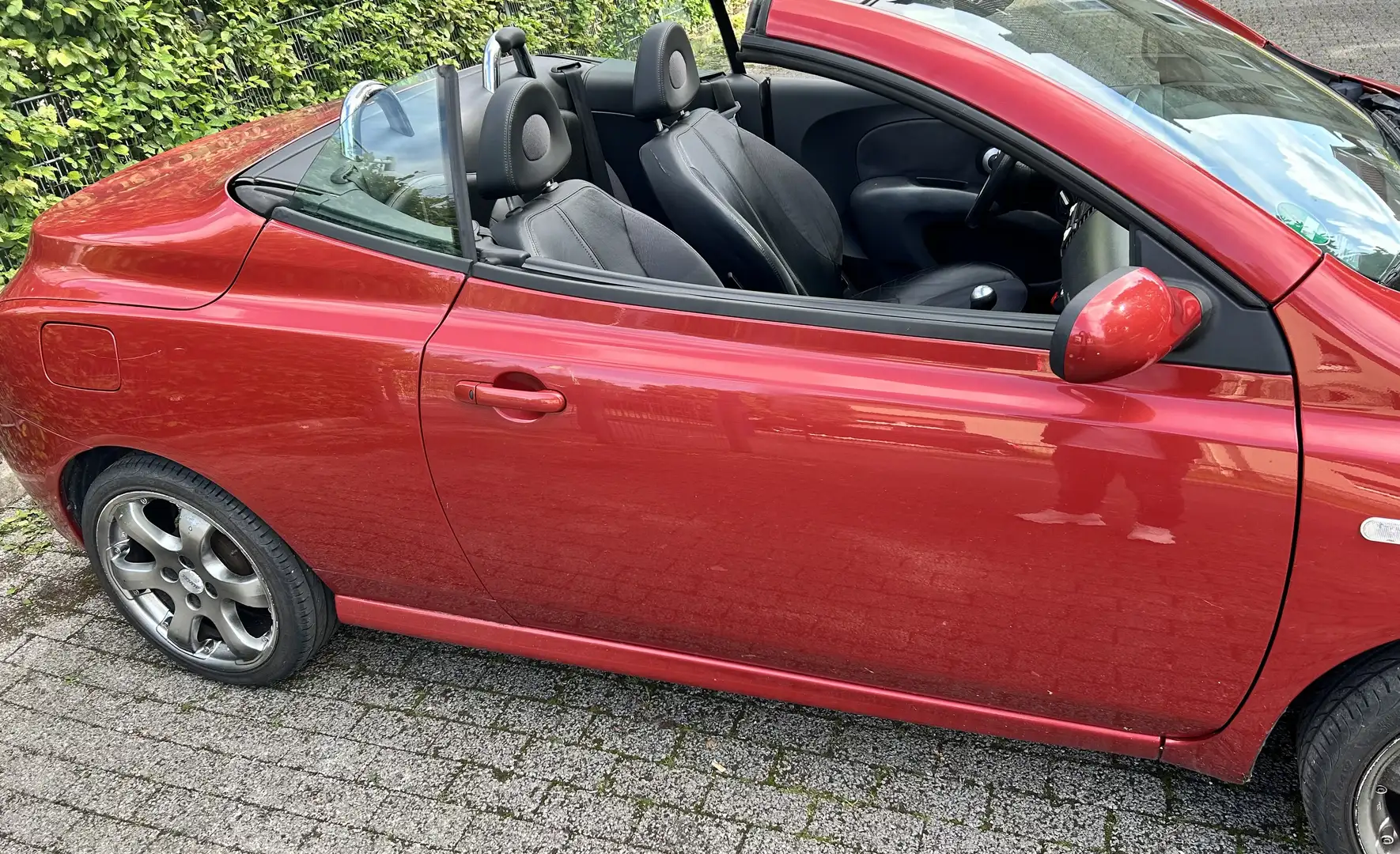 Nissan Micra Premium Rot - 2