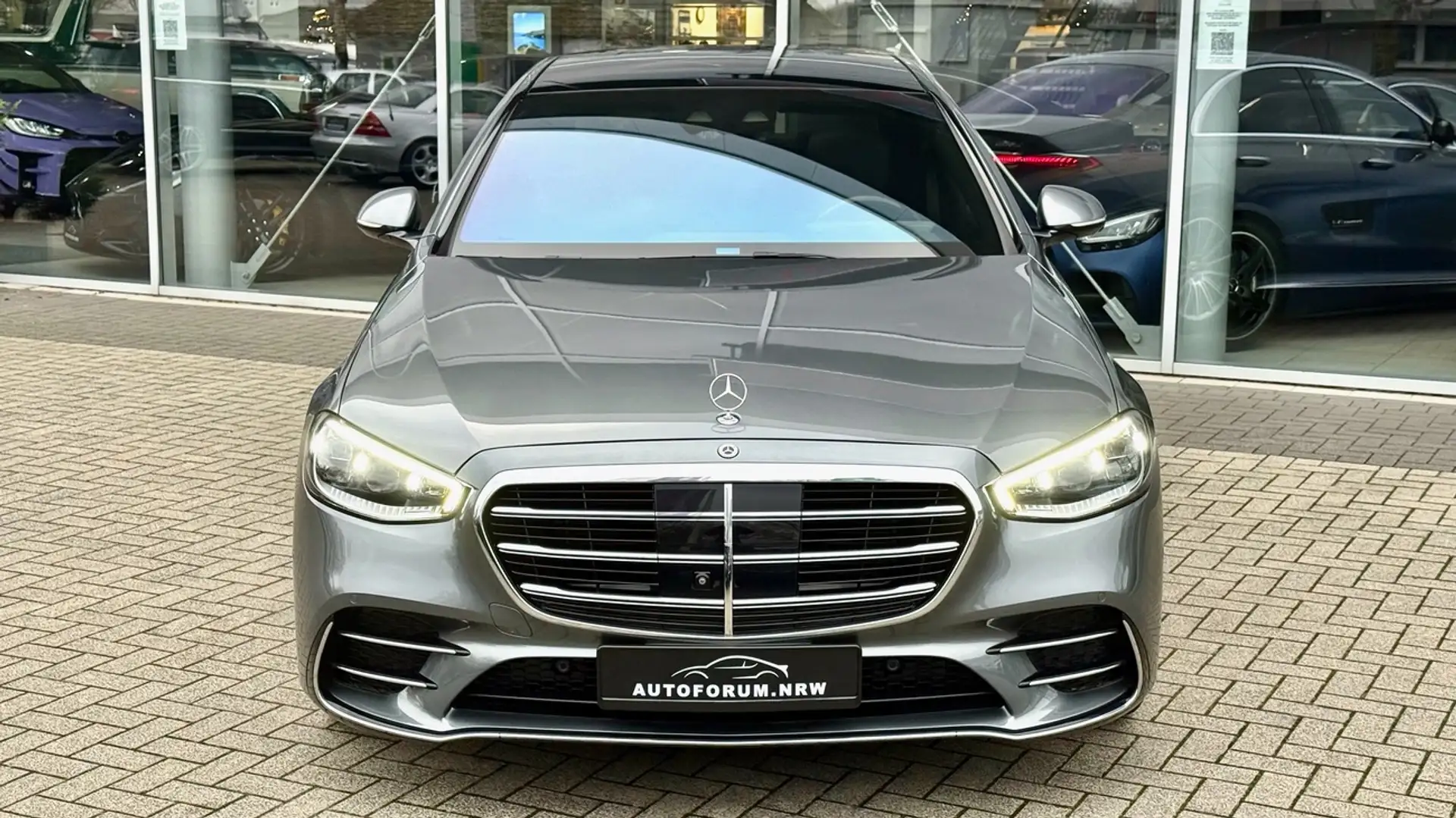 Mercedes-Benz S 500 4Matic W223 /1. Hand / 8000km / Burmester / Headup Gris - 2