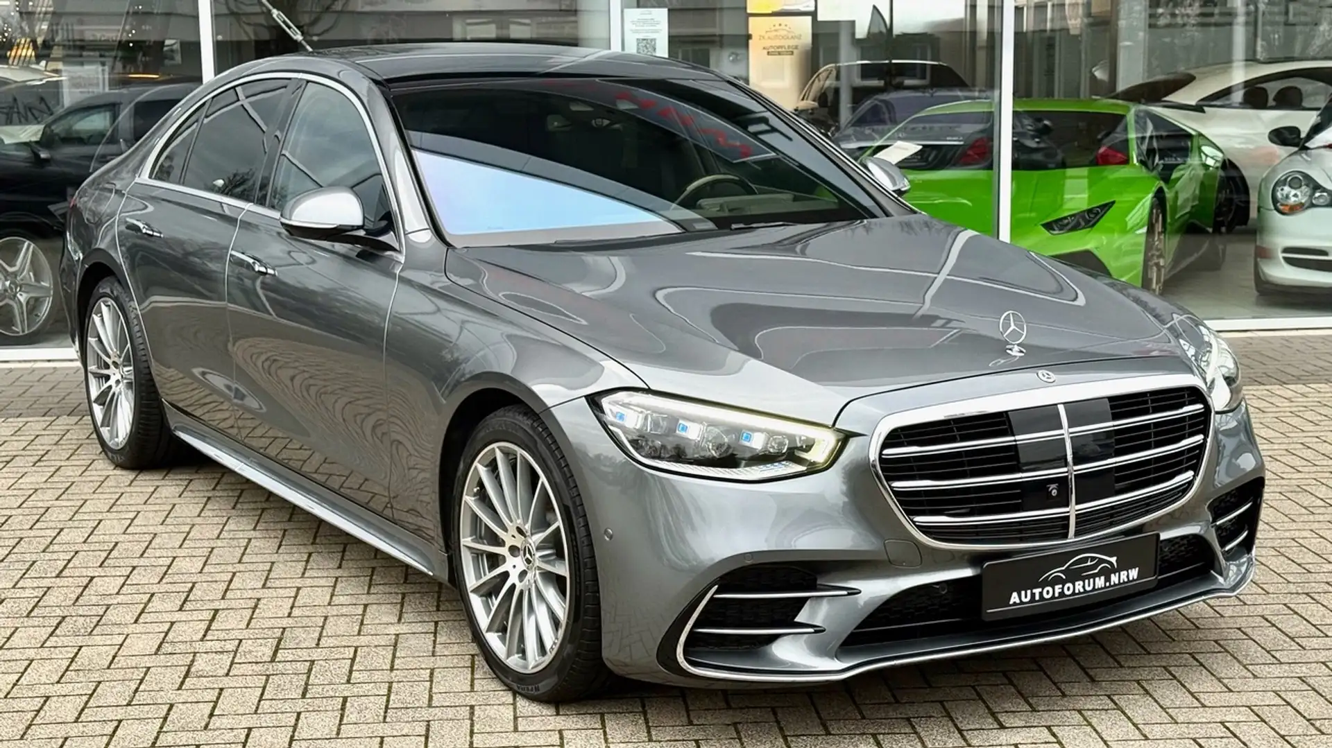Mercedes-Benz S 500 4Matic W223 /1. Hand / 8000km / Burmester / Headup Gris - 1