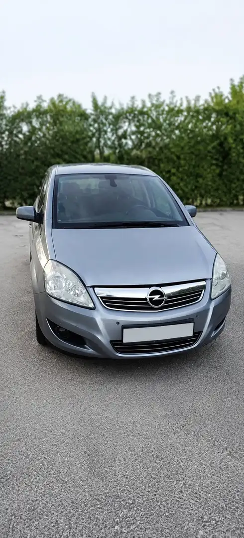 Opel Zafira Zafira Van Cosmo 1,7 CDTI DPF ecoFLEX Cosmo Silber - 1