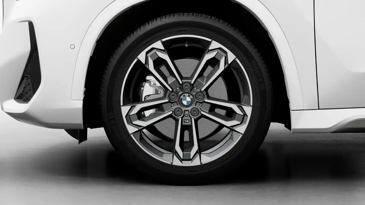 BMW X1 photo BMW X1