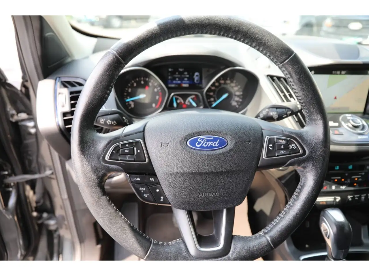 Ford Escape снимка Ford Escape