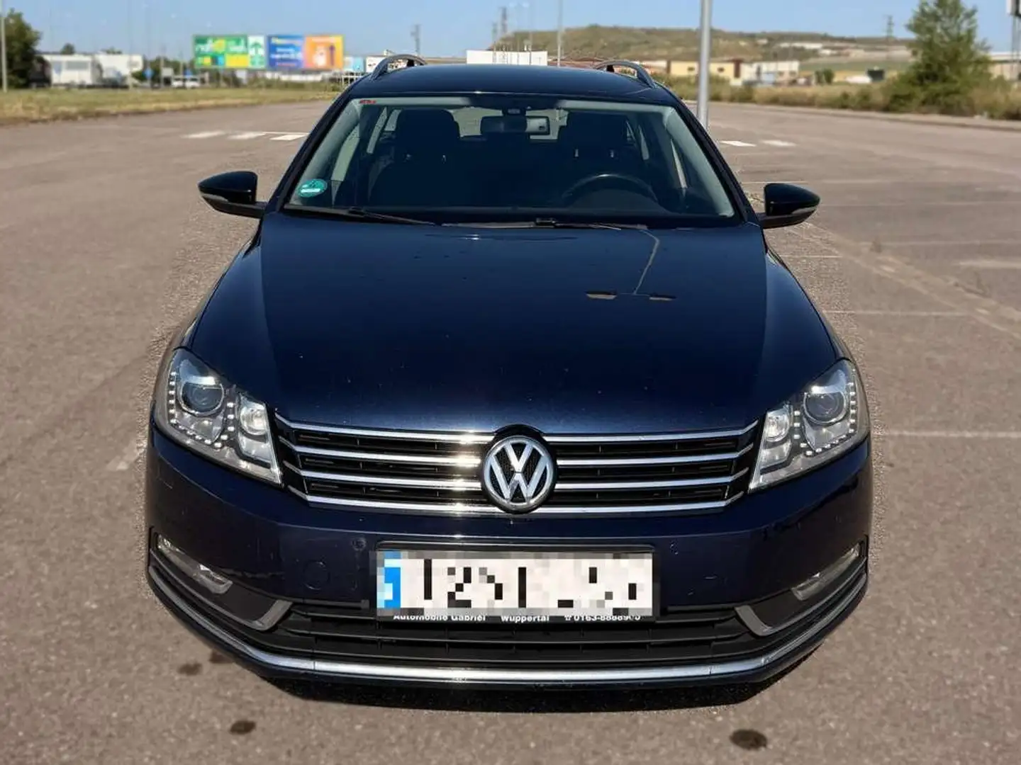 Volkswagen Passat Variant 2.0TDI HighlineBMT DSG Azul - 1