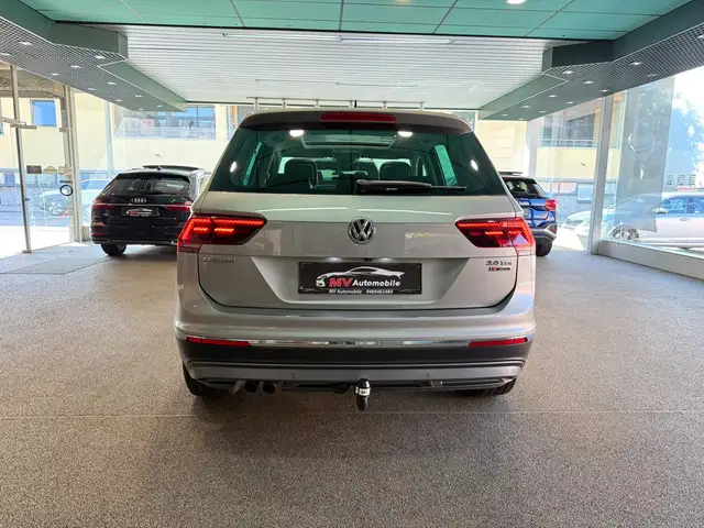 Volkswagen Tiguan view 5