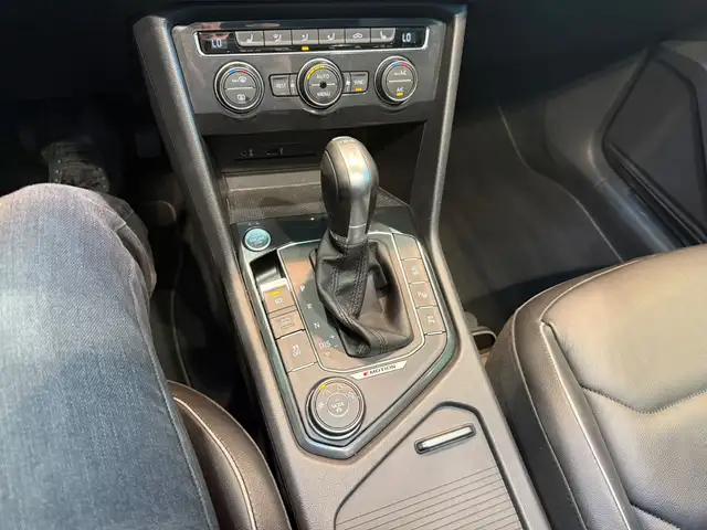 Volkswagen Tiguan view 24