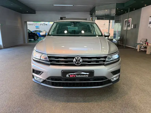 Volkswagen Tiguan view 2