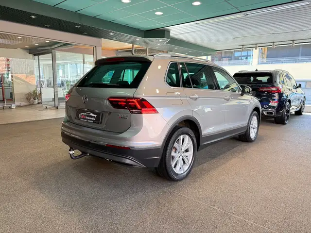 Volkswagen Tiguan view 6