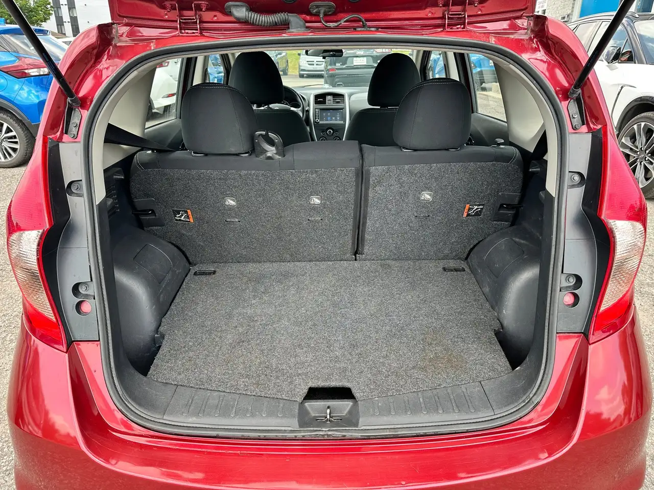 Nissan Note снимка Nissan Note
