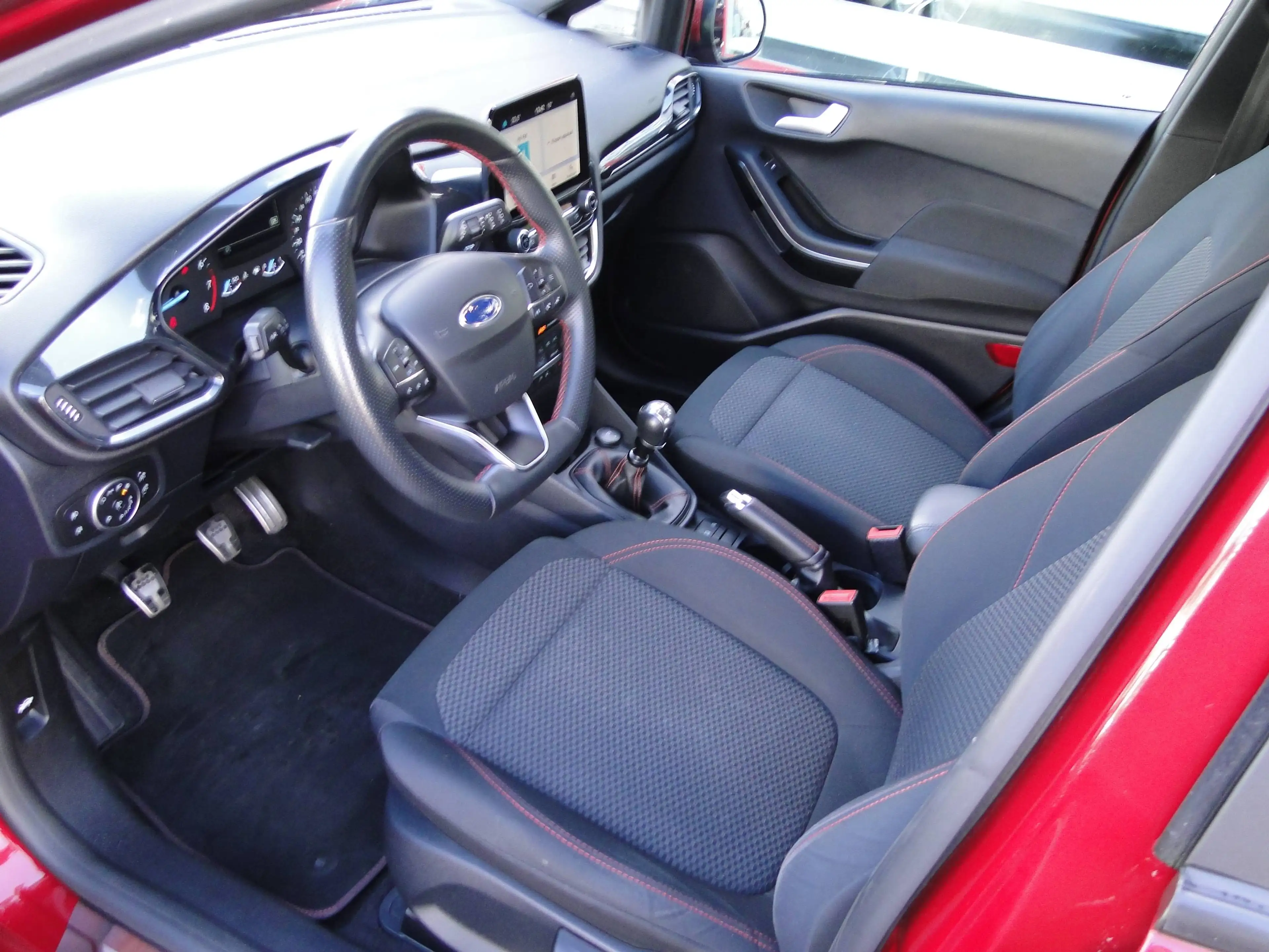 Ford Fiesta Fiesta 1.0 EcoBoost ST-Line — photo 12