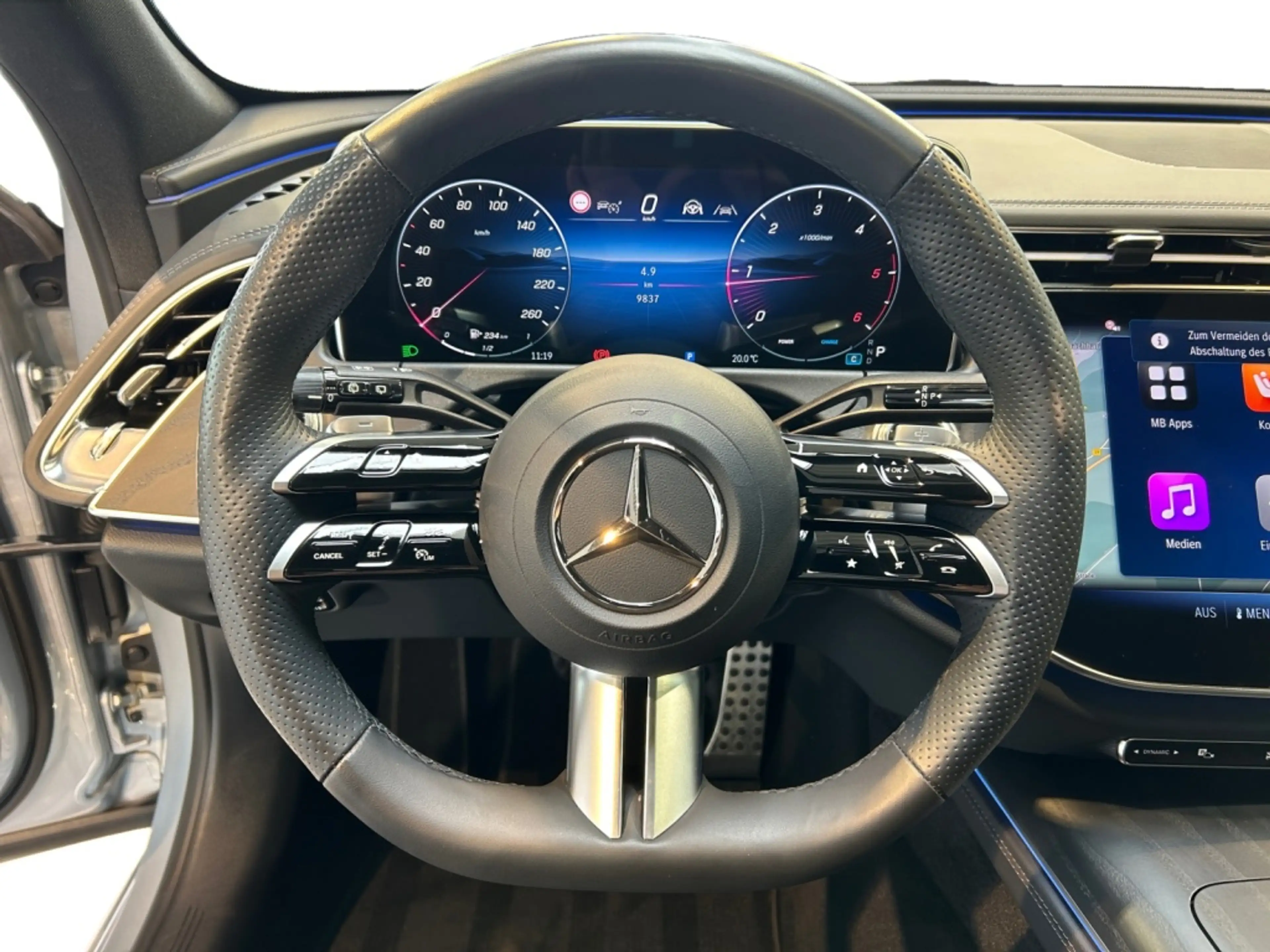 Mercedes-Benz E 450 T d 4matic AMG AMG+MBUX+Night+Fahrassist — photo 13